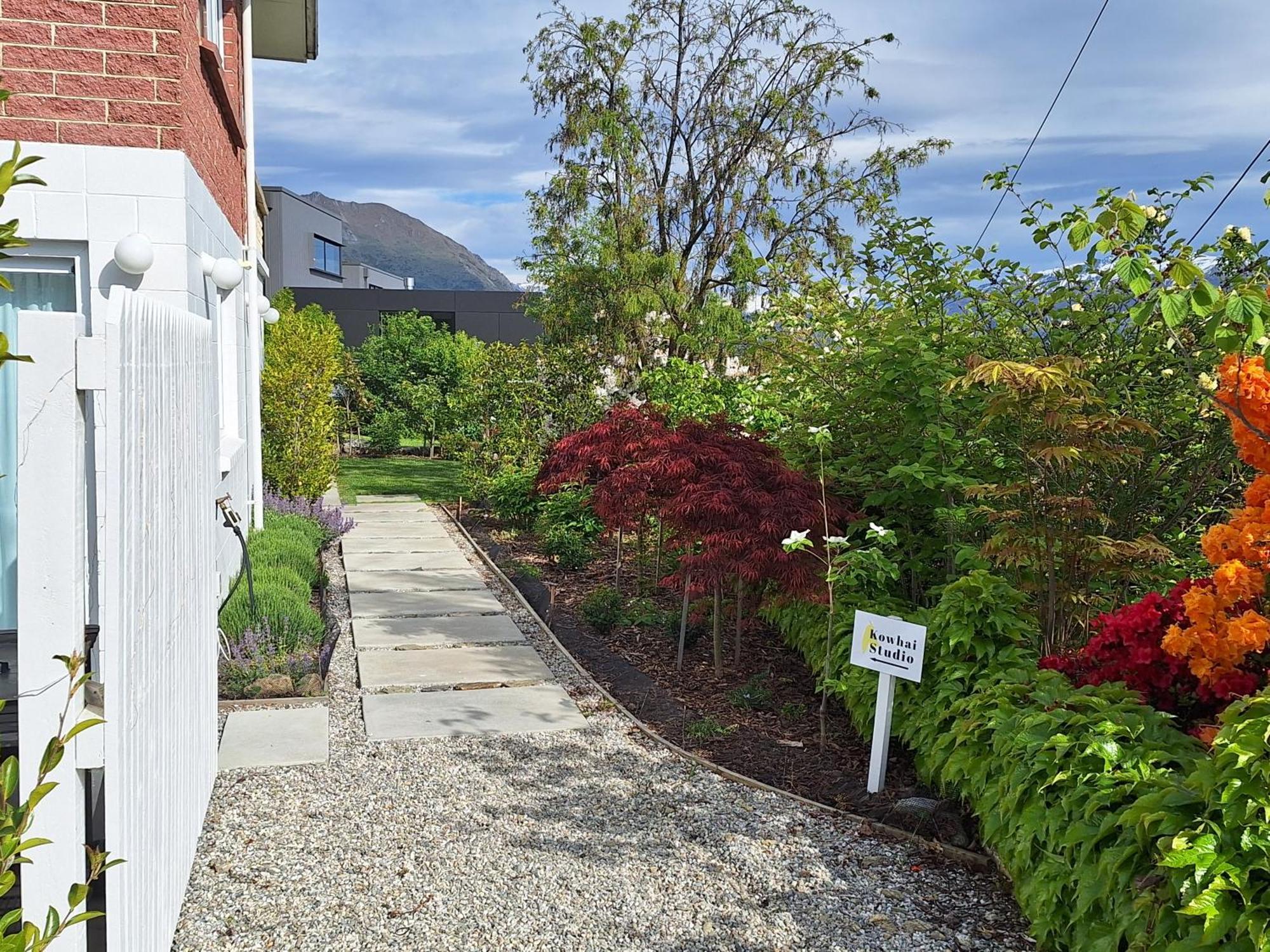 Kowhai Studio -Private Opposite Golf Course In Central 와나카 외부 사진