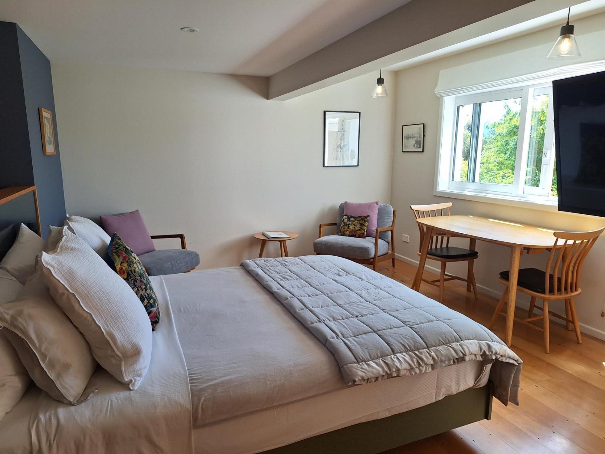 Kowhai Studio -Private Opposite Golf Course In Central 와나카 외부 사진